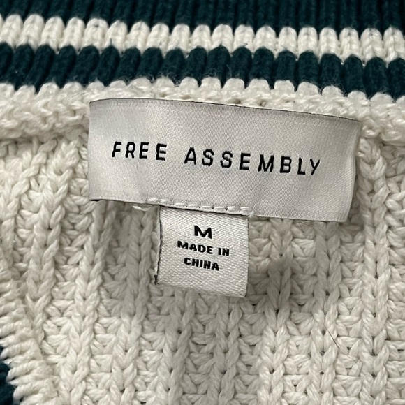 $17 Women’s Chunky Sweater - Picture 3 of 4